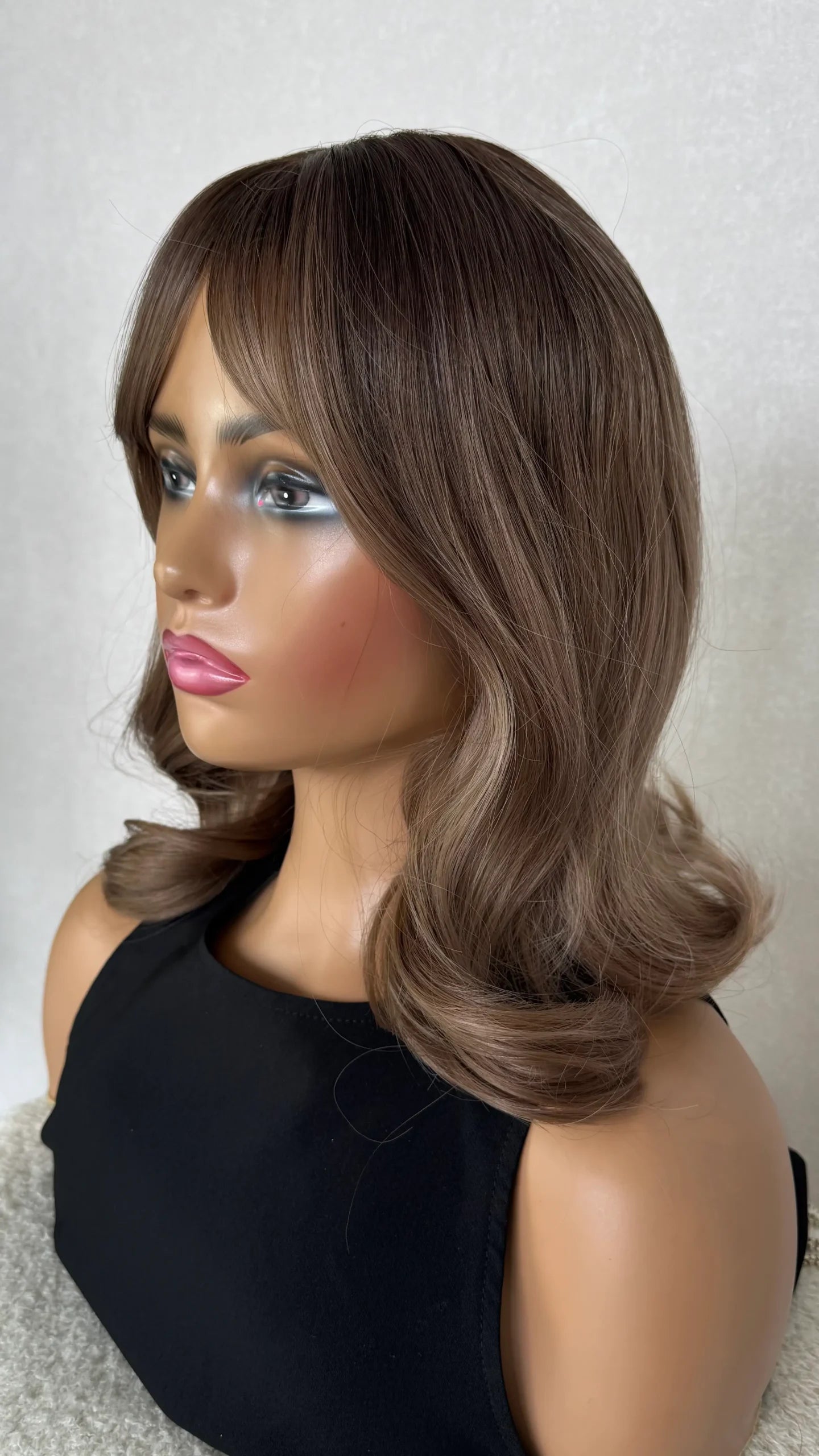 Champagne Brunette Fringe Synthetic Wig – A Glass of Champagne